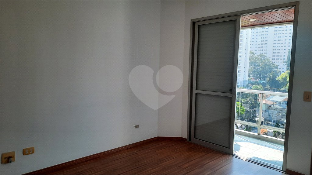 Apartamento à venda com 3 quartos, sendo 1 suíte, em Jardim Marajoara, São Paulo, SP