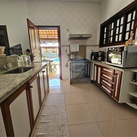 Casa em condomínio à venda com 4 quartos, sendo 1 suíte, em Caravelas, Armação dos Búzios, RJ