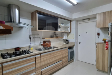 Apartamento à venda com 3 suítes em Jardim Londrina, São Paulo, SP