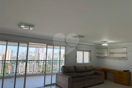 Apartamento à venda com 3 suítes em Campo Belo, São Paulo, SP