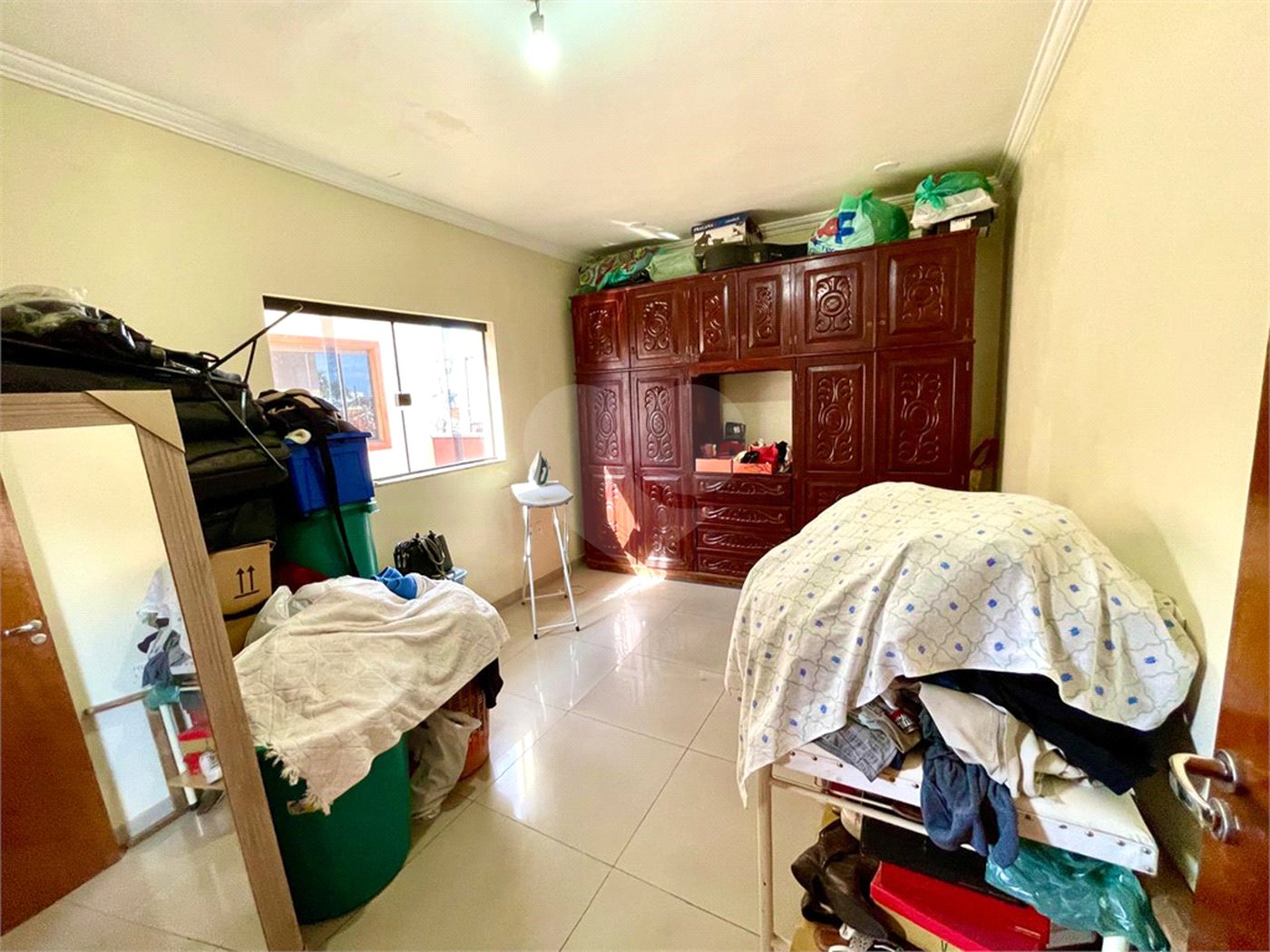 Sobrado à venda com 4 quartos, sendo 1 suíte, em Jardim Santa Bárbara, Sorocaba, SP