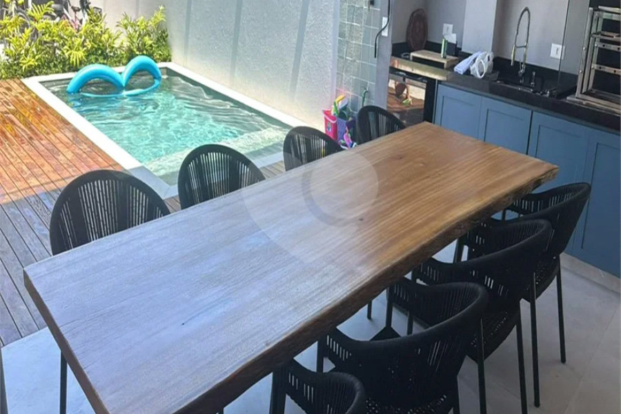 Sobrado à venda com 4 suítes em Juquehy, São Sebastião, SP