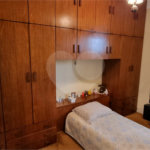 Sobrado à venda com 4 quartos, sendo 1 suíte,  em Água Branca, São Paulo, SP