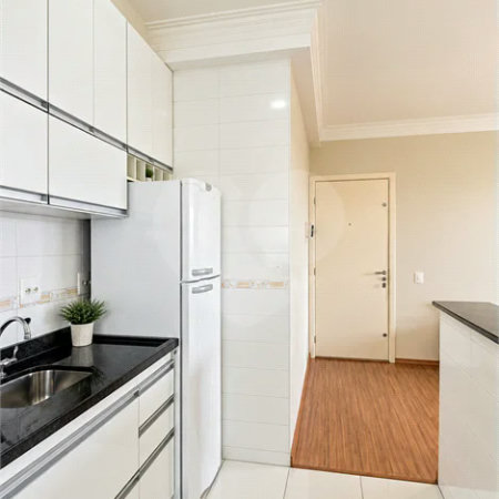 Apartamento com 2 dormitórios e 1 vaga em Nova Petrópolis, com piscina, academia, brinquedoteca, churrasqueira e portaria 24 horas. Excelente localização.