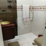 Sobrado em condomínio fechado com 3 dormitórios e 100m2