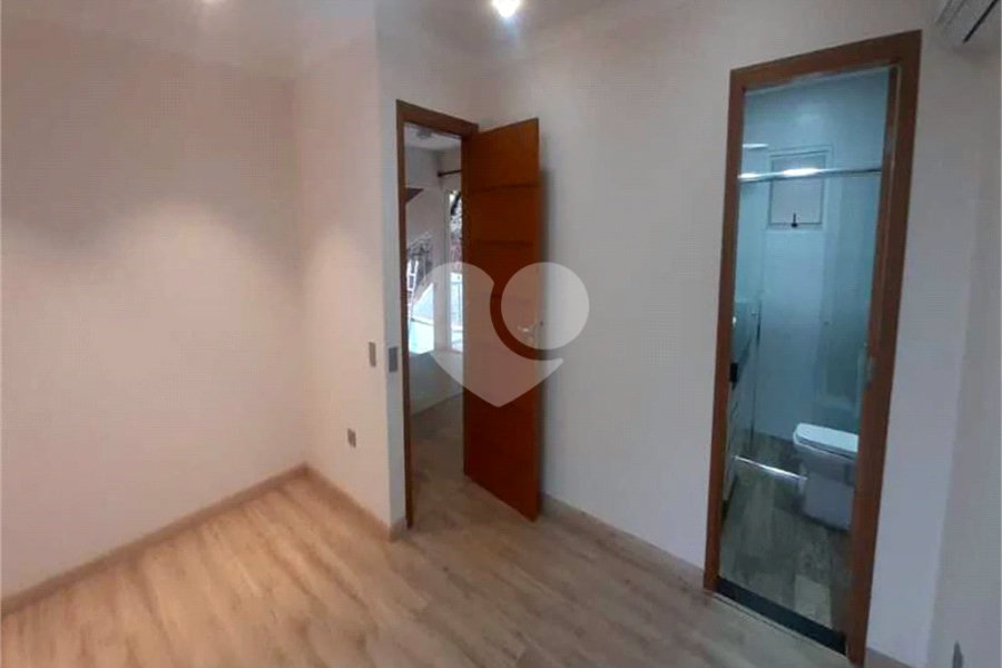 Casa à venda com 3 quartos, sendo 1 suíte, no condomínio Jardim da Montanha I, Mairiporã - SP