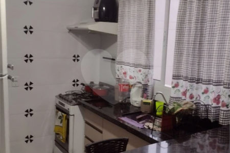 Sobrado à venda com 2 suítes em Vila Nivi, São Paulo, SP