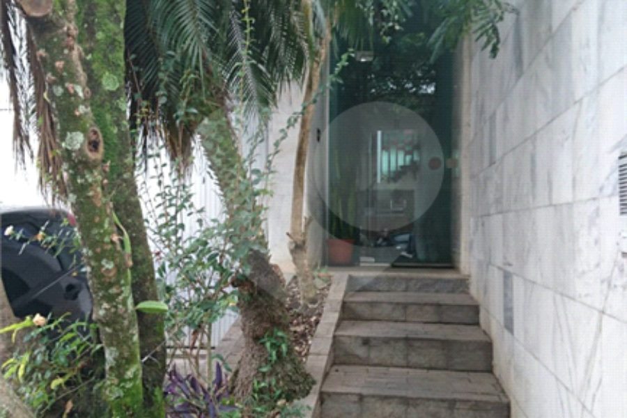 Sobrado à venda com 5 quartos, sendo 2 suítes, em Tremembé, São Paulo, SP