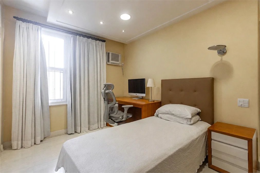 Casa à venda com 5 quartos, sendo 3 suítes, em Jardim Guedala, São Paulo, SP