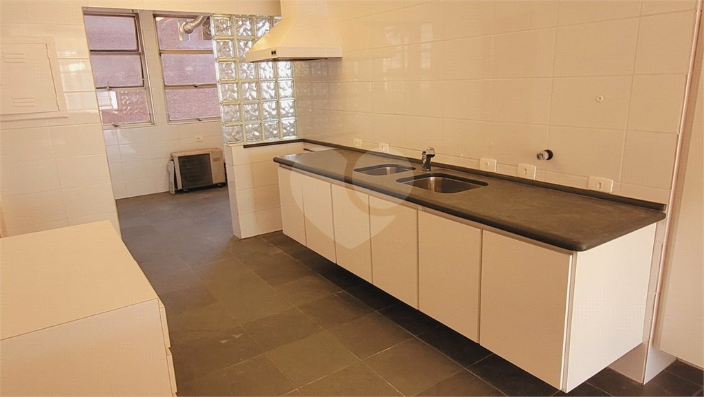 Apartamento para alugar com 3 quartos, sendo 1 suíte, em Jardim Europa, São Paulo, SP