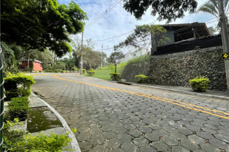 Casa à venda com 4 quartos, sendo 3 suítes, no condomínio Bosque Sâo Francisco, Votorantim - SP