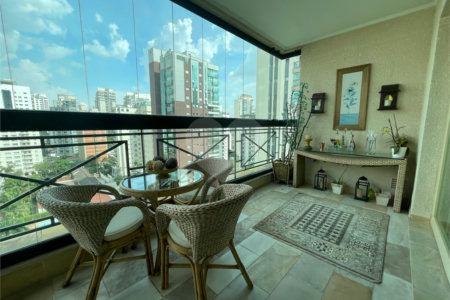 Apartamento à venda com 3 suítes em Campo Belo, São Paulo, SP