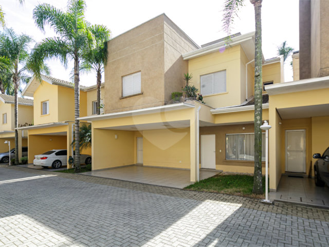 Casa à venda com 3 suítes no condomínio Villaggio Belvedere, São Paulo - SP