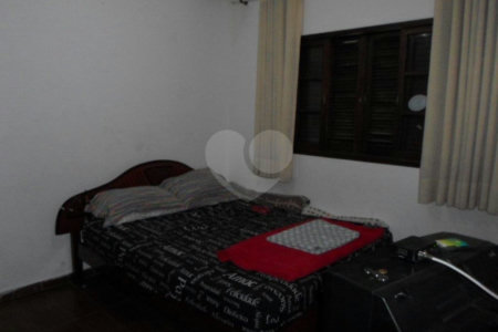 Casa à venda com 4 quartos, sendo 1 suíte, em Santana, São Paulo, SP