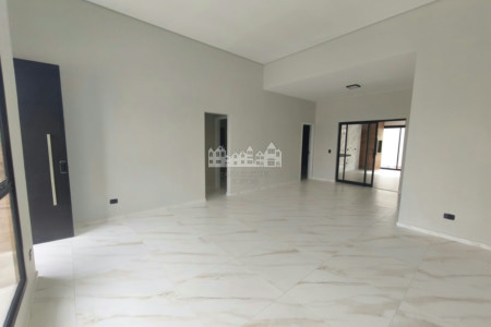 Casa térrea à venda com 4 quartos, sendo 2 suítes, no condomínio Alto da Floresta, Bom Jesus dos Perdões - SP