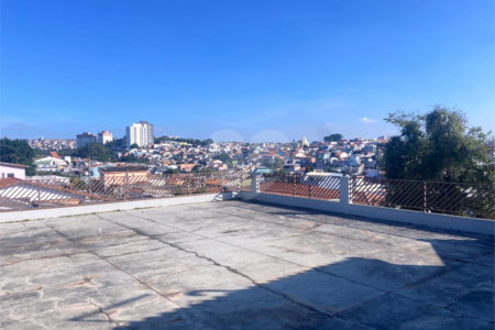 Sobrado à venda com 3 quartos, sendo 1 suíte,  em Jardim Selma Helena, Poá, SP