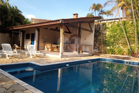 Casa à venda ou para alugar com 3 quartos, sendo 1 suíte, no condomínio Recanto Florido, Vinhedo - SP