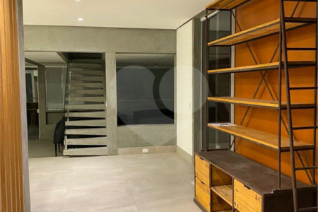 Sobrado à venda com 4 suítes em Vila Inah, São Paulo, SP