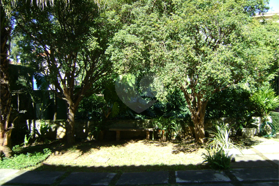 Casa Térrea à venda com 5 quartos, sendo 1 suíte, em Pacaembú, São Paulo, SP