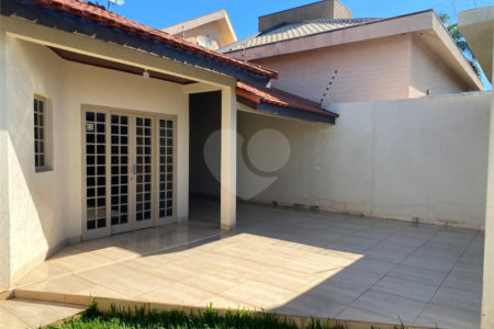 Casa à venda com 2 quartos, sendo 1 suíte, em Vila Renô, Ponta Porã, MS