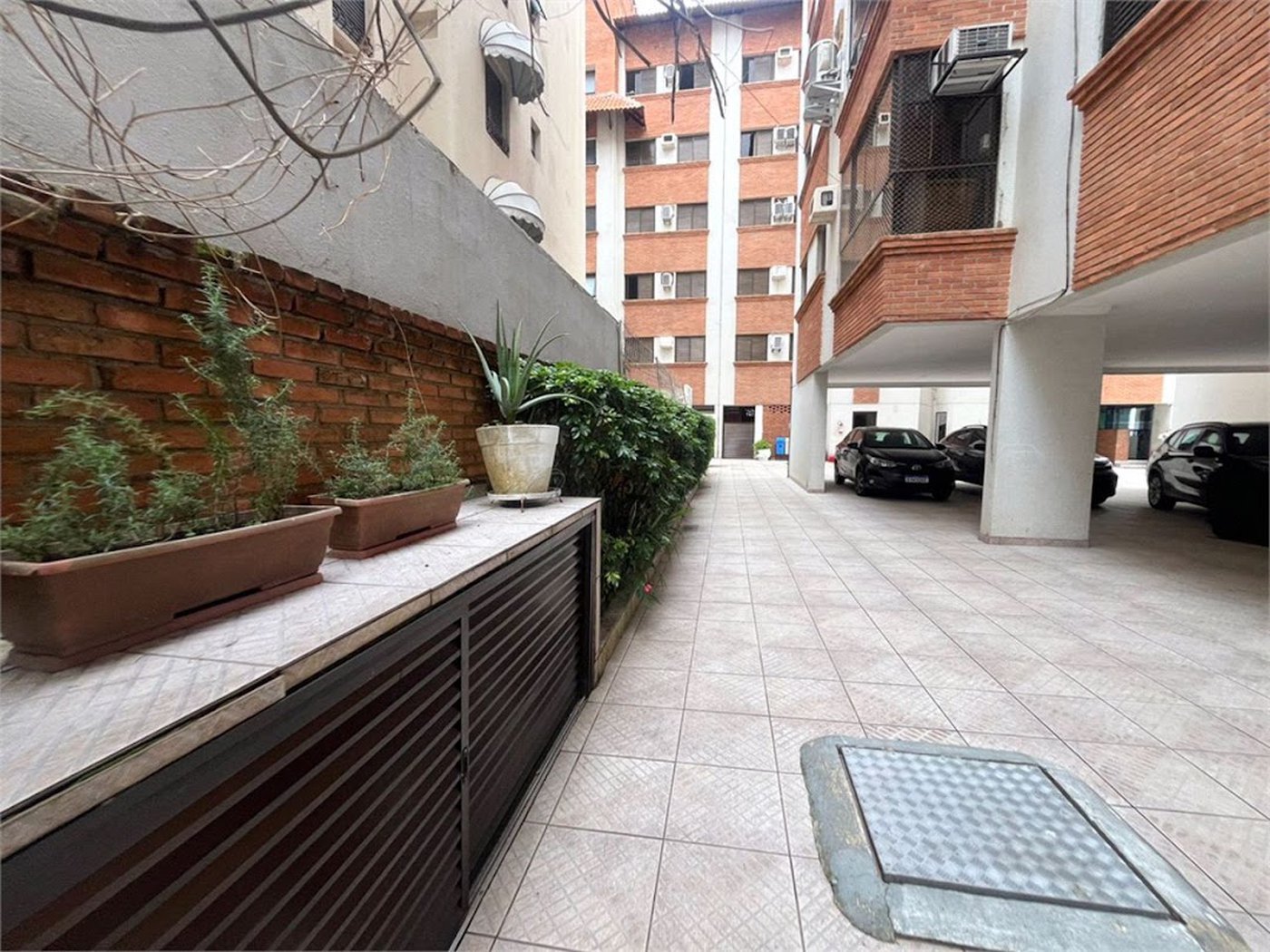 Apartamento com 2 dormitórios à venda, 64 m² por R$ 360.000,00 - Jardim Praiano - Guarujá/SP