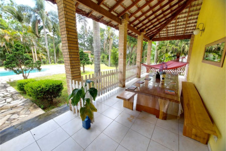 Casa à venda com 4 quartos, sendo 1 suíte, no Centro, Ibiúna, SP
