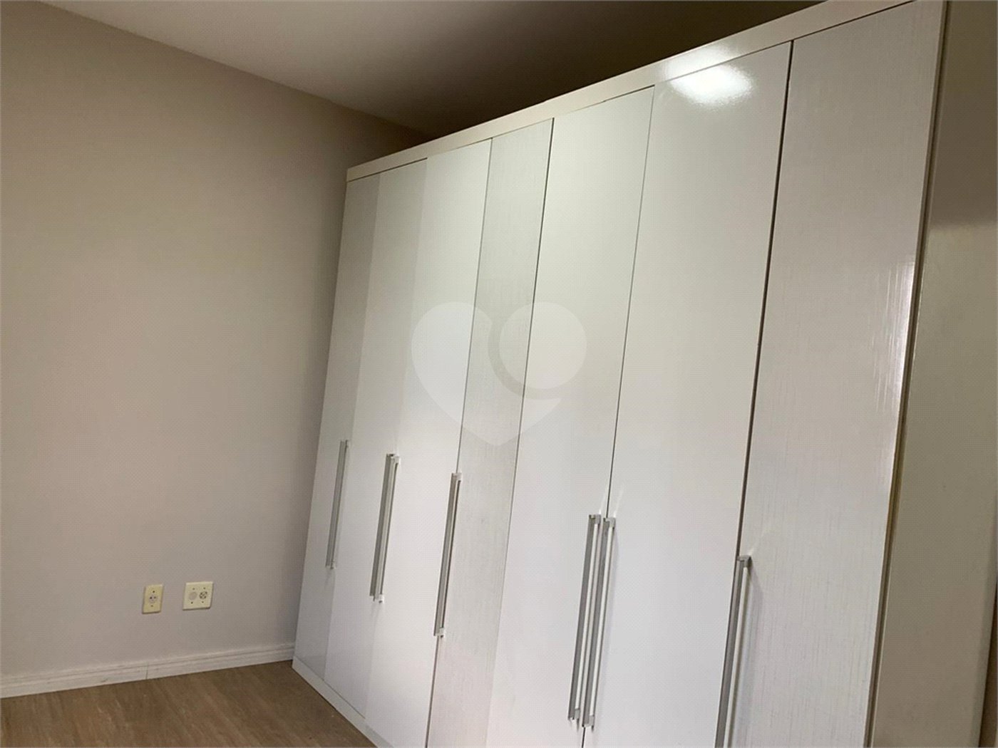Apartamento à venda com 3 quartos, sendo 1 suíte, em Jardim Marajoara, São Paulo, SP