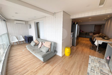 Apartamento à venda com 2 quartos, sendo 1 suíte,  em Boqueirão, Praia Grande, SP