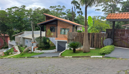Casa à venda com 5 quartos no condomínio Parque Suiça, Caieiras - SP