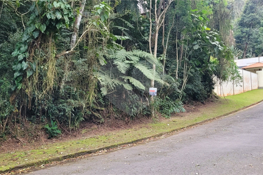 Terreno à venda no condomínio Alpes da Cantareira, Mairiporã - SP