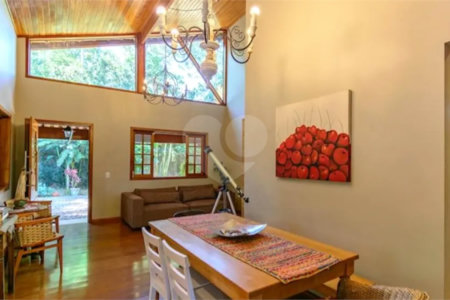 Casa à venda com 4 quartos, sendo 2 suítes,  em Granja Viana, Cotia, SP