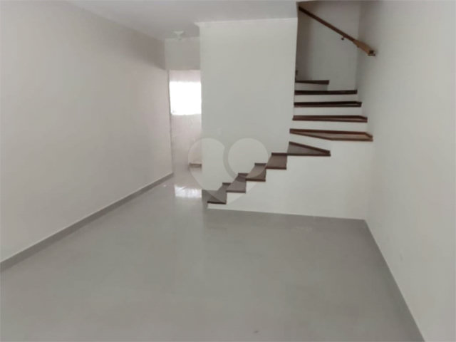 Sobrado à venda com 2 quartos em Vila Romero, São Paulo, SP