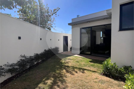 Casa à venda com 3 suítes em Residencial Village Damha III, Araraquara, SP