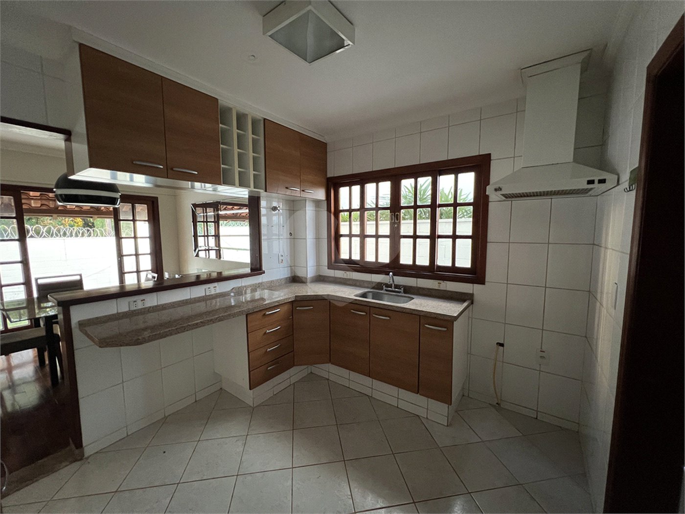 CASA COM 3 QUARTOS NO CONDOMÍNIO GRAND VILLE