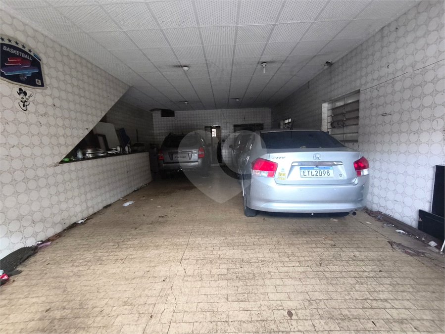 Sobrado à venda com 8 quartos, sendo 2 suítes, em Parada Inglesa, São Paulo, SP