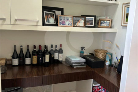 Apartamento à venda com 3 suítes em Vila Suzana, São Paulo, SP