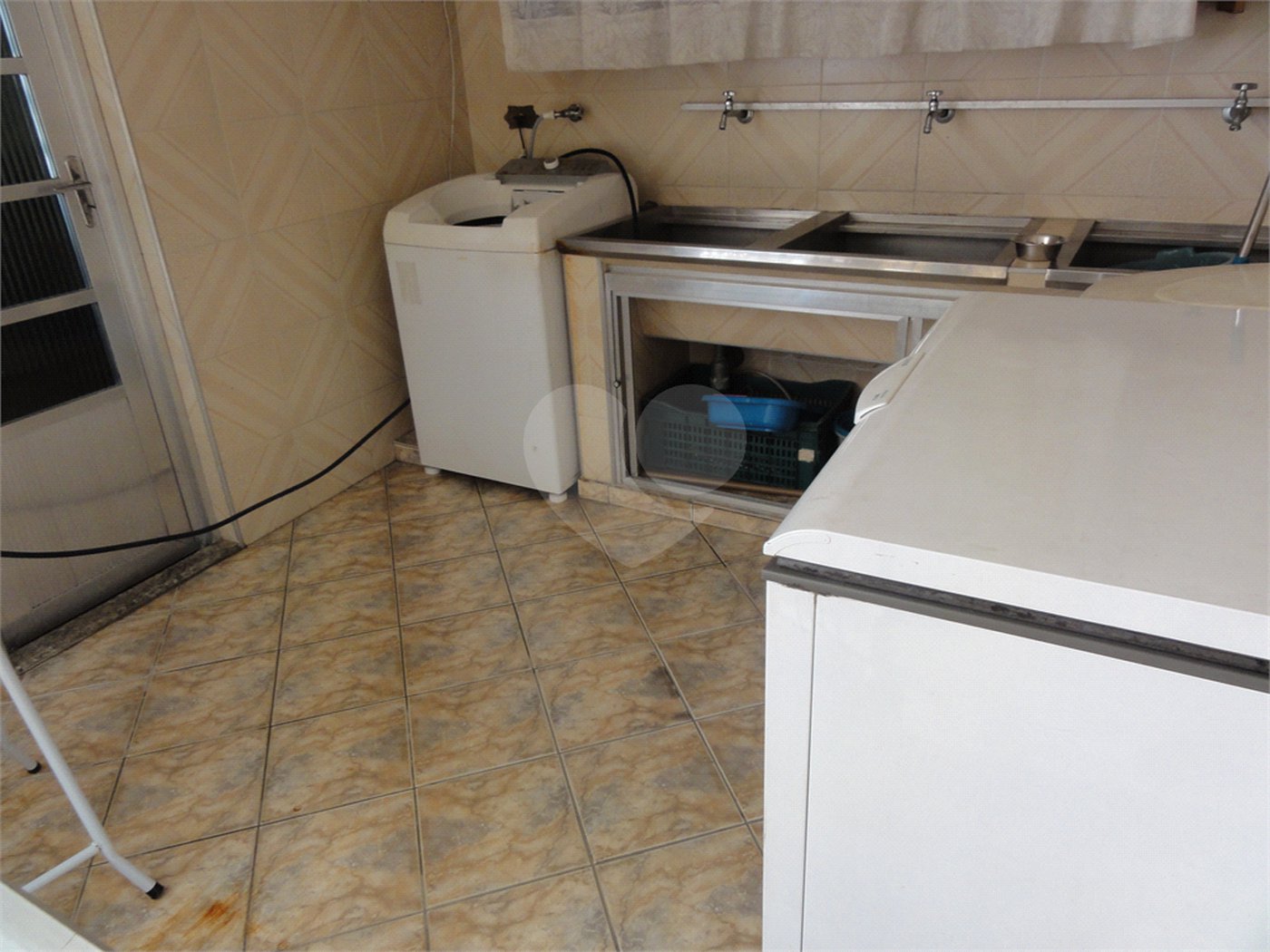 Sobrado à venda com 6 quartos, sendo 4 suítes, em Tremembé, São Paulo, SP