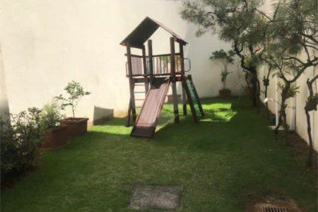 Casa à venda com 3 quartos, sendo 1 suíte, no condomínio Villas de São Francisco, São Paulo - SP
