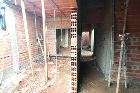 Casa à venda com 3 quartos, sendo 1 suíte, no condomínio Lago dos Ipês, Itapetininga - SP
