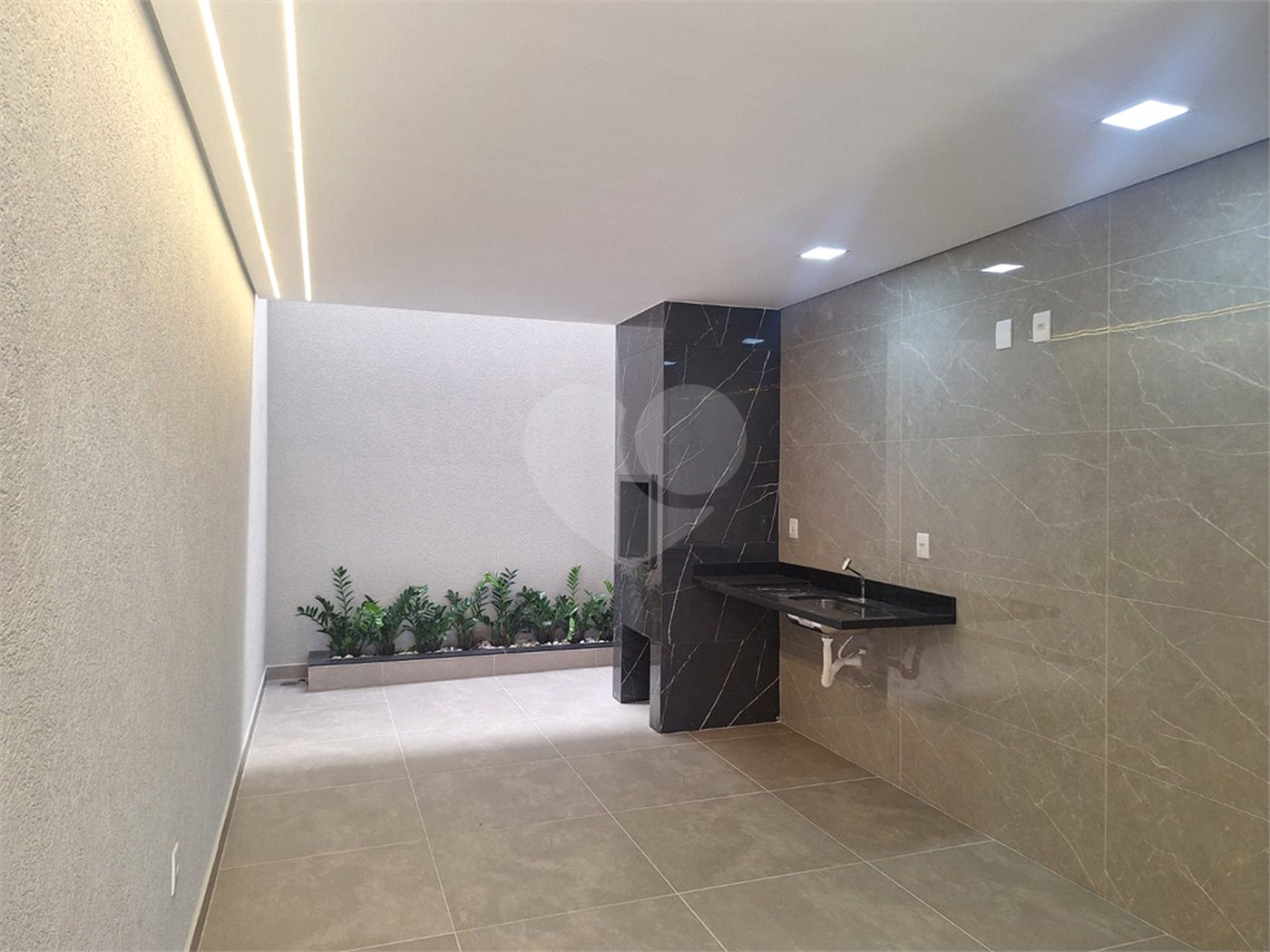 Sobrado à venda com 3 quartos, sendo 1 suíte, em Vila São Geraldo, São Paulo, SP