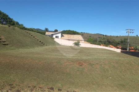 Casa à venda com 3 quartos, sendo 1 suíte, em Alpes D'ouro, Bom Jesus dos Perdões, SP