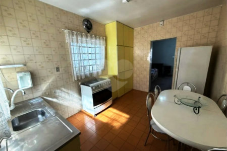 Sobrado à venda com 3 quartos, sendo 1 suíte, em Campo Grande, São Paulo, SP