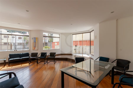 Apartamento à venda com 3 suítes em Aclimação, São Paulo, SP