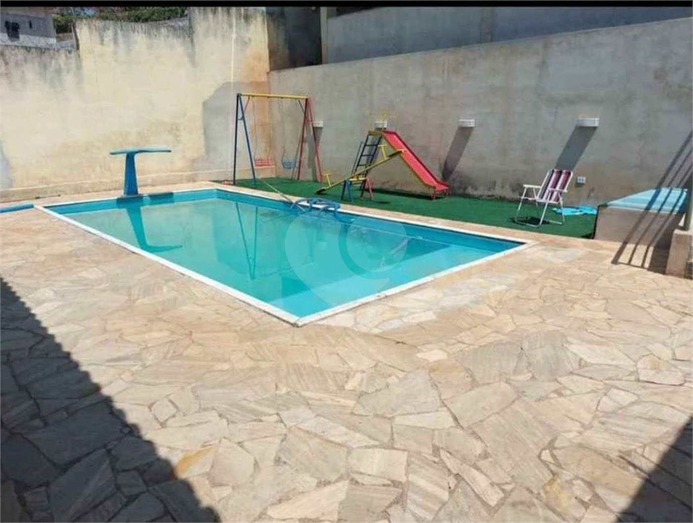 Casa à venda com 4 quartos, sendo 3 suítes,  no Centro, Bom Jesus dos Perdões, SP