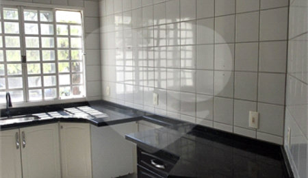 Sobrado à venda com 4 quartos, sendo 1 suíte,  em Portal das Acácias, Indaiatuba, SP