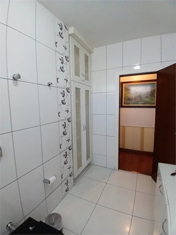 Sobrado à venda com 4 quartos, sendo 2 suítes,  em Jardim Leonor, São Paulo, SP
