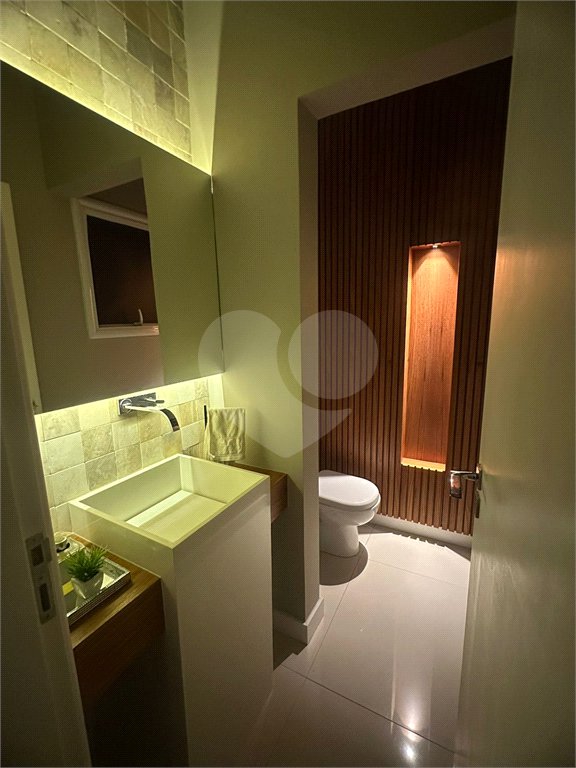 Casa à venda com 4 quartos, sendo 2 suítes, no condomínio Residencial Parque Esplanada, Votorantim - SP