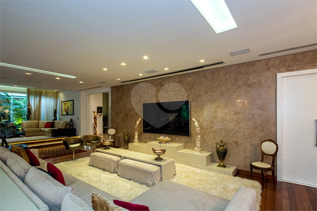 Casa à venda com 5 suítes em Jardim Cordeiro, São Paulo, SP