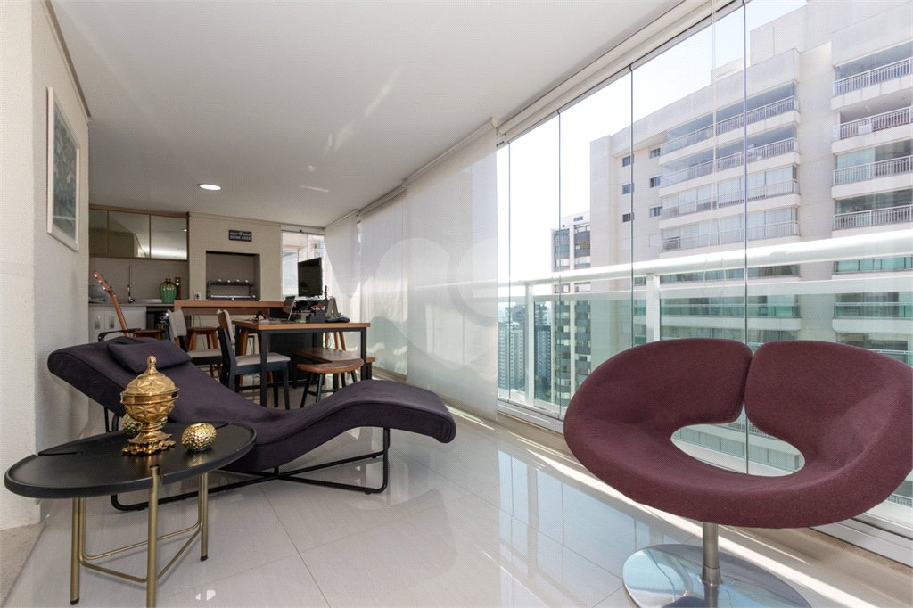 Apartamento à venda com 4 quartos, sendo 3 suítes,  em Vila Romana, São Paulo, SP