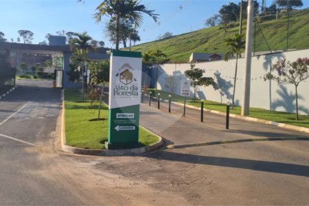 Terreno à venda no condomínio Associação dos Moradores do Loteamento Alto da Floresta, Bom Jesus dos Perdões - SP
